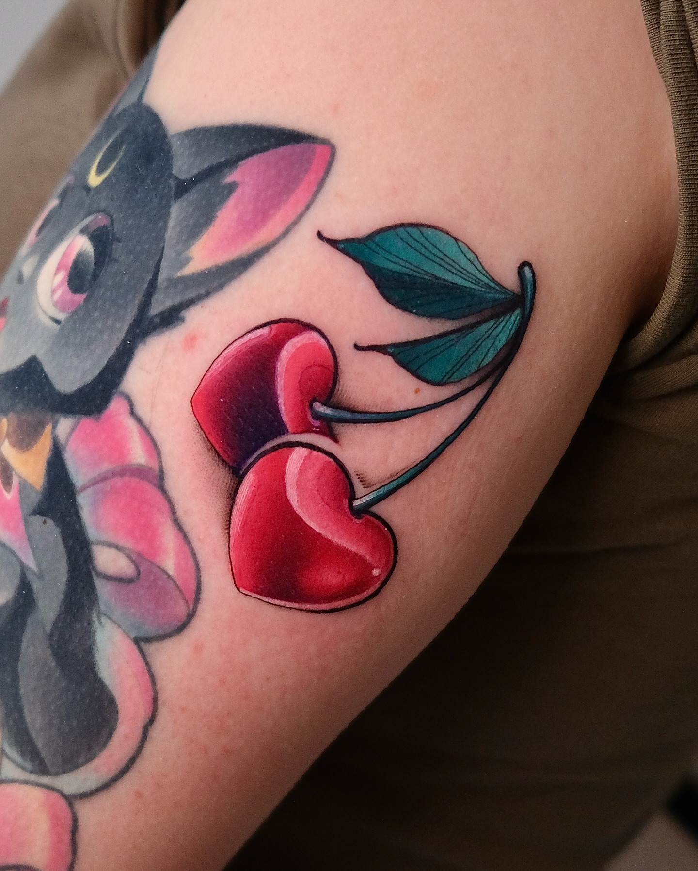 Custom neotraditional tattoo by Sasha Akulov in Espoo 2