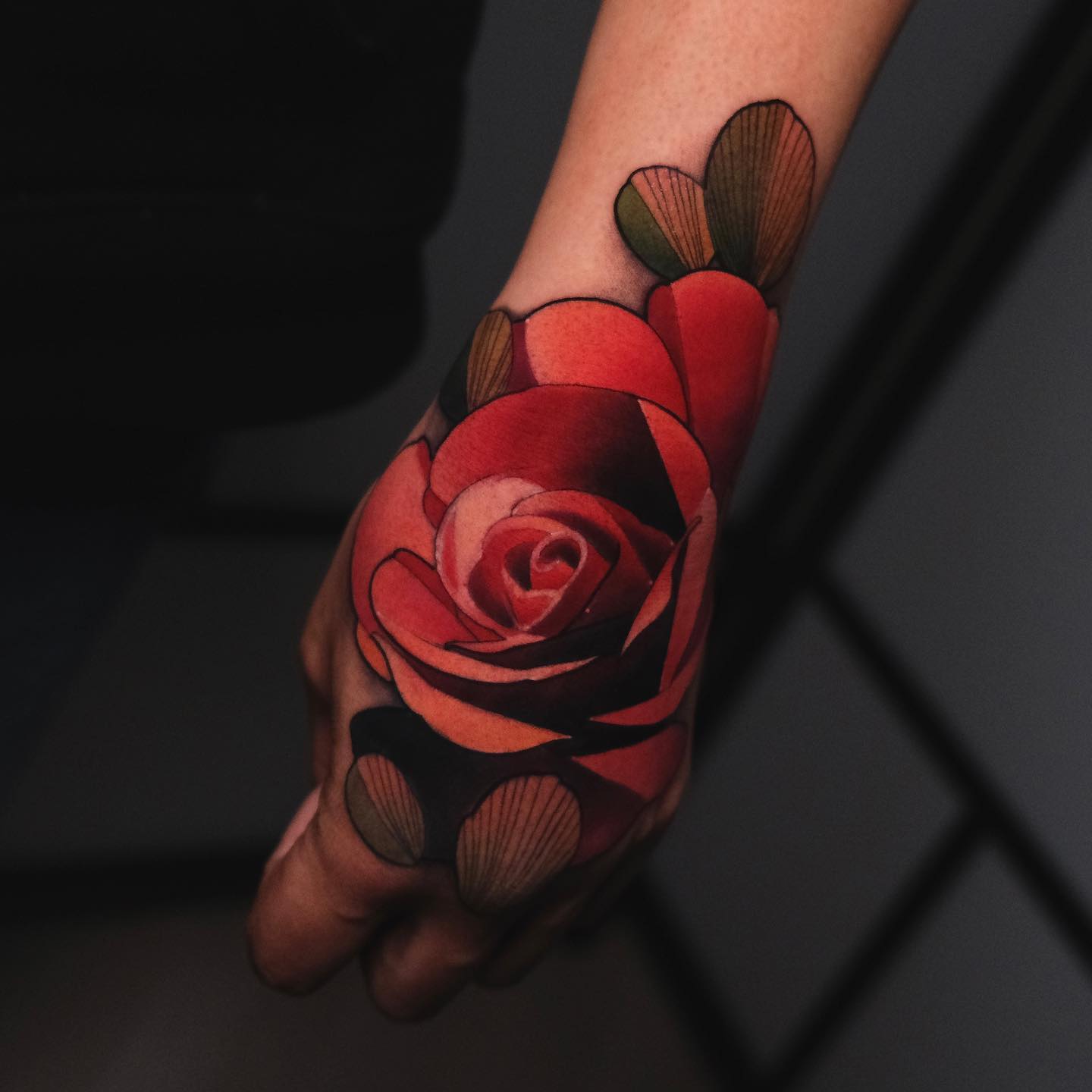 Custom neotraditional tattoo by Sasha Akulov in Espoo 8